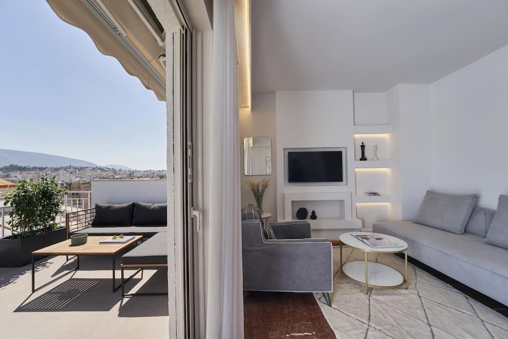 A Sunkissed Retreat Under The Acropolis Apartment *