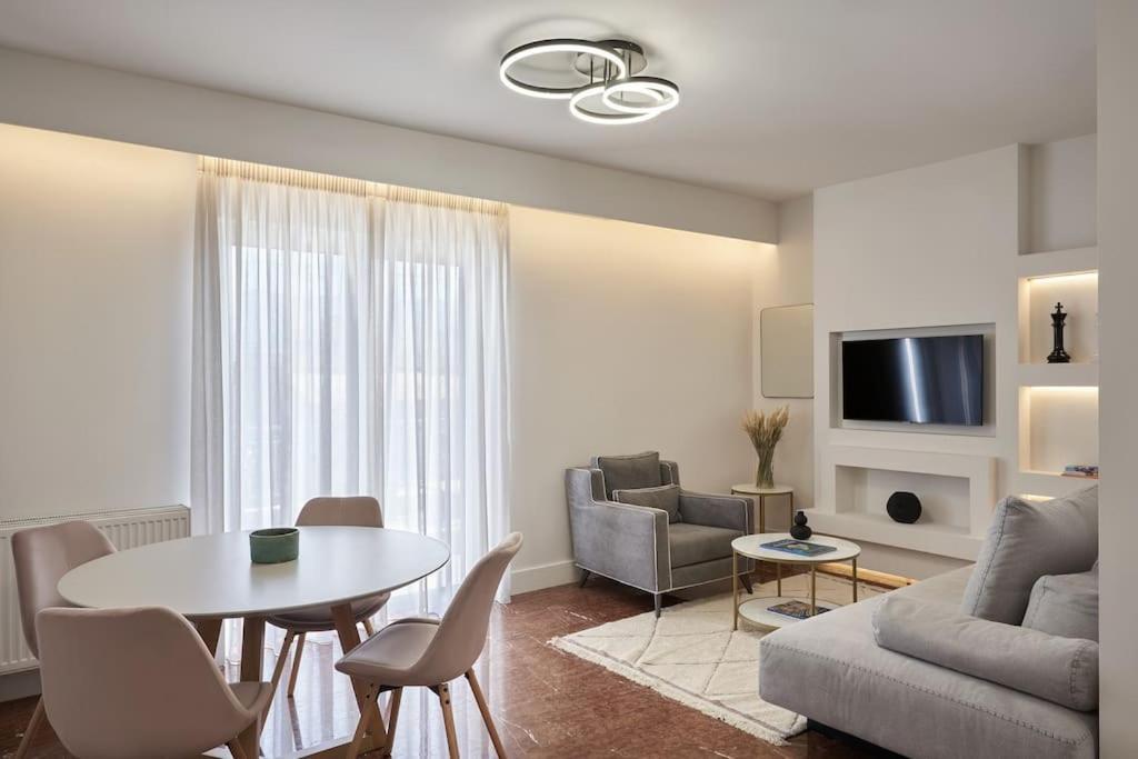 Apartment A Sunkissed Retreat Under The Acropolis *